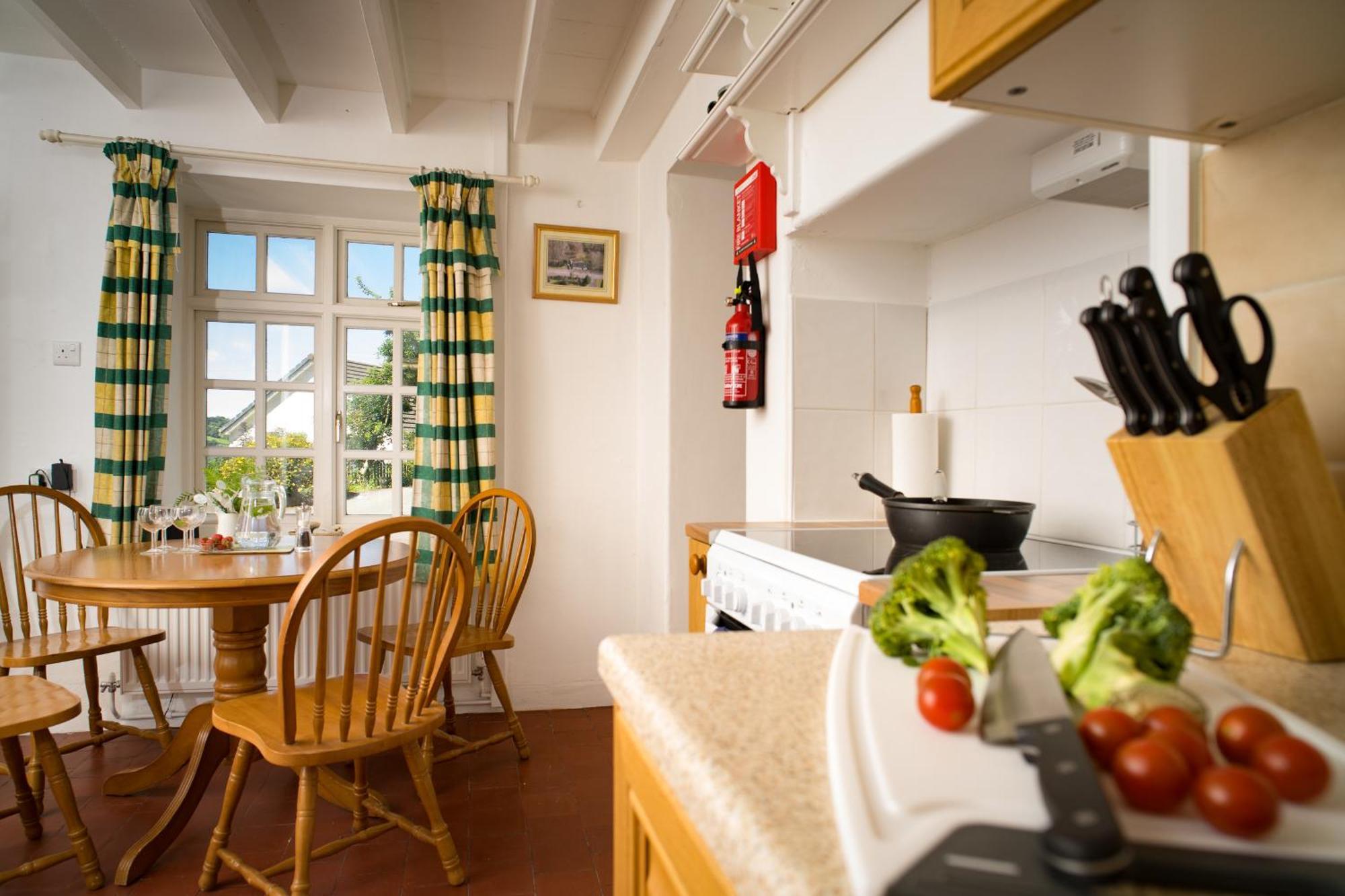 Garden Cottage Newcastle Emlyn Buitenkant foto